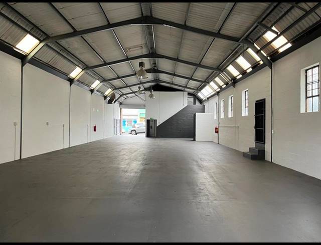 INDUSTRIAL PROPERTY TO RENT IN WOODSTOCK
